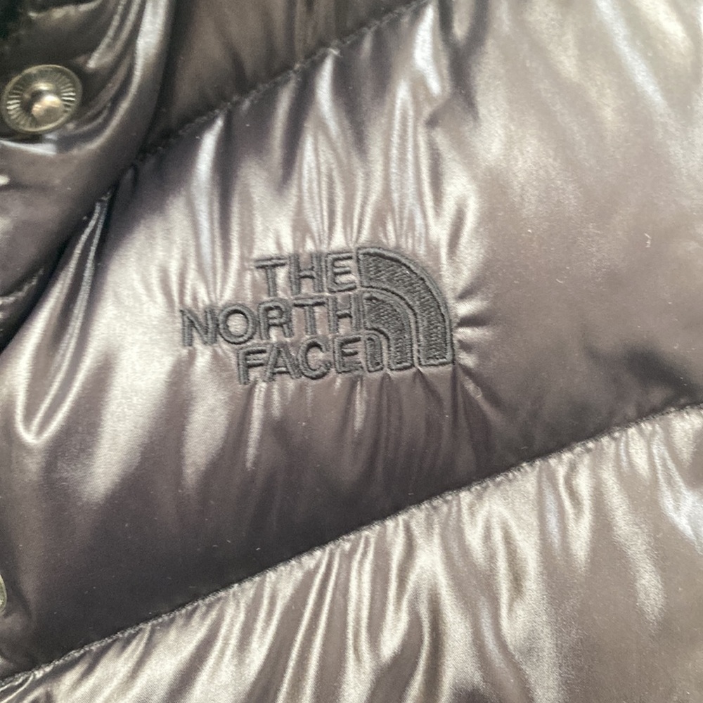 The North Face shiny black puffer vest size S - Picture 6 of 6